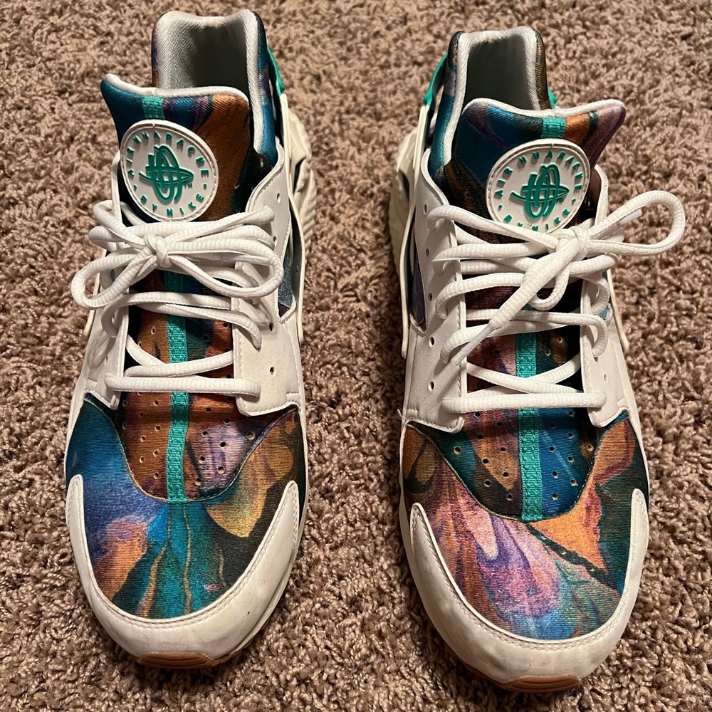 Nike Haurache - Size 13 Men’s - Galaxy and White